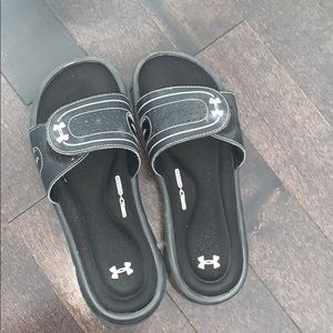 Under armour flipflops